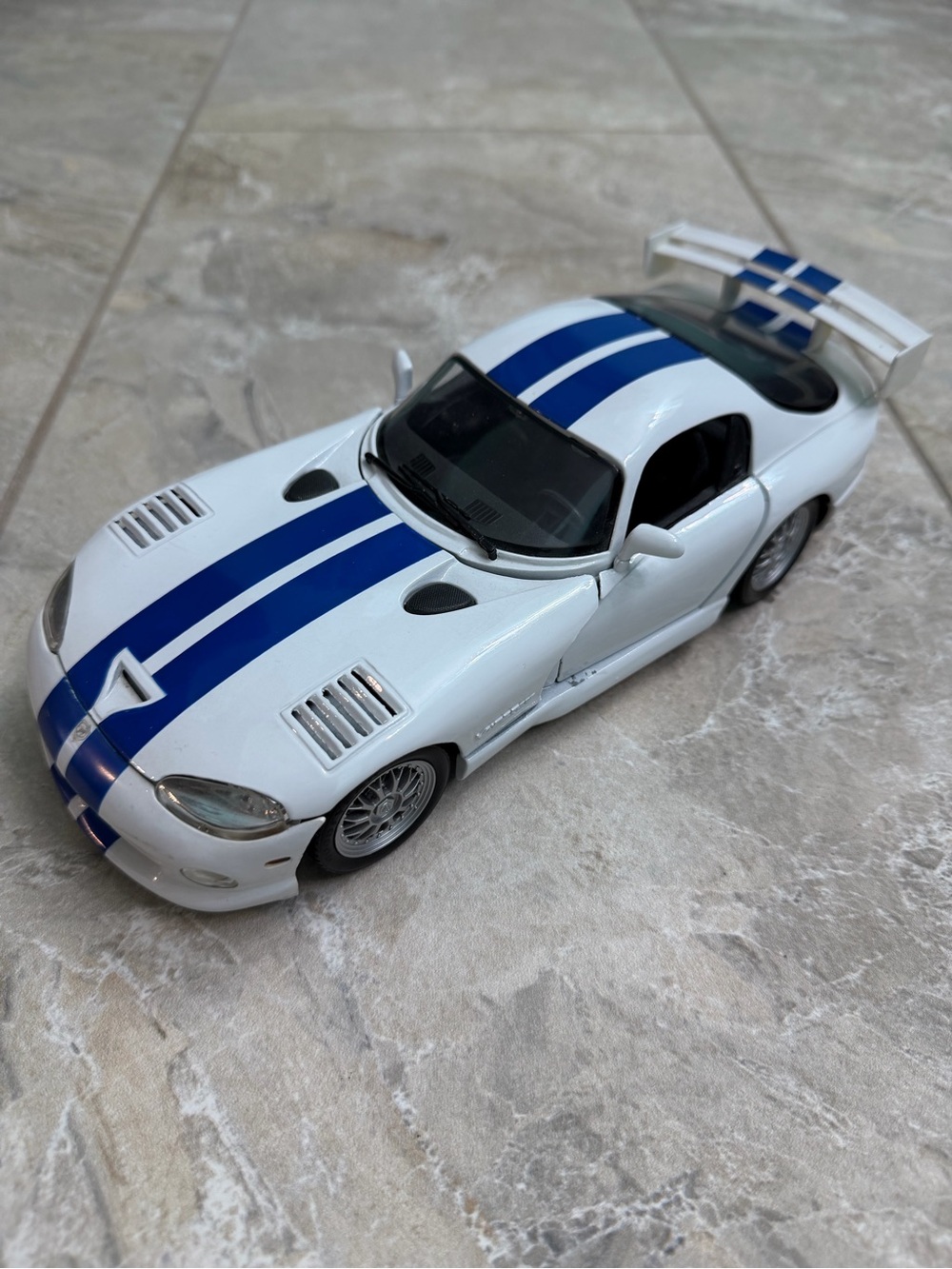 Dodge Viper GTS-R Coupe Diecast Car